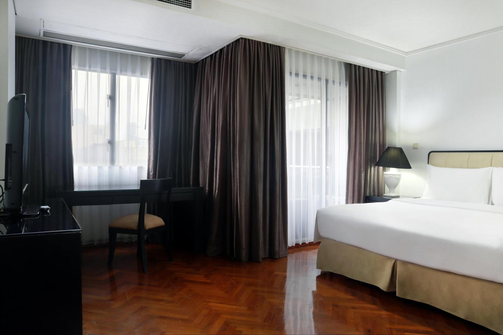 Oakwood Suites Kuningan Jakarta Exterior photo